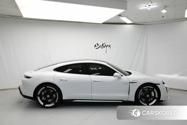 Porsche Taycan id 4507252 из Кореи 15