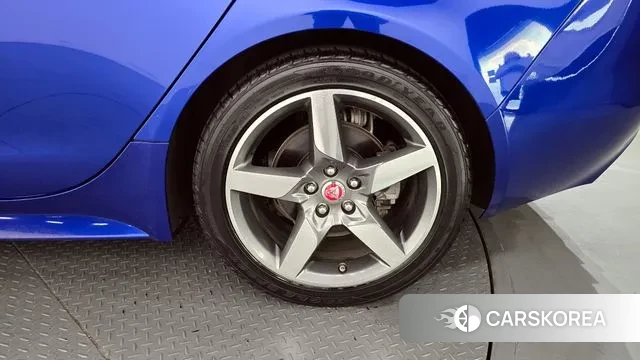 Jaguar XE id 3085408 из Кореи 15