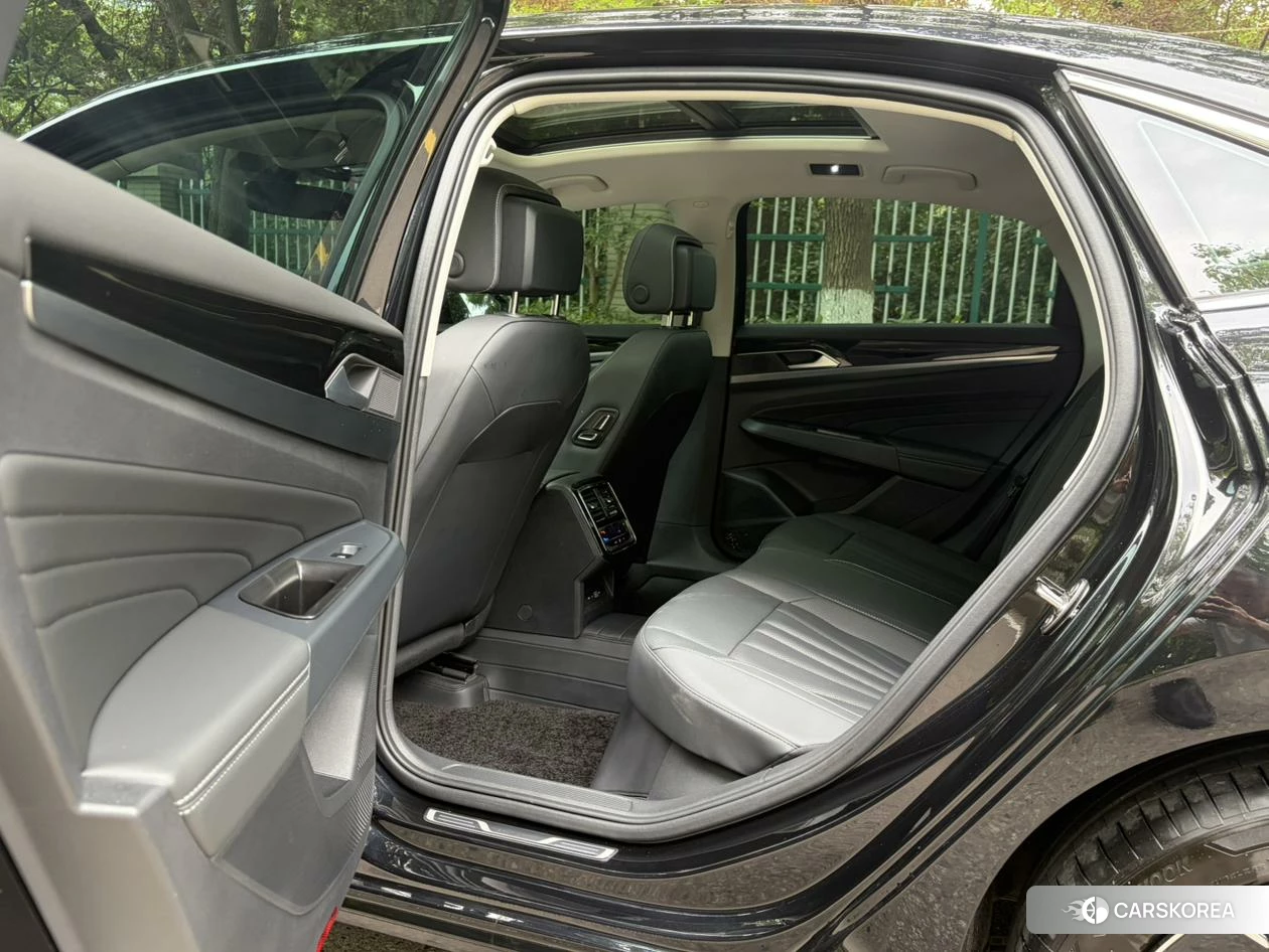 Volkswagen Passat 2024 Черный из Китая, фото 6
