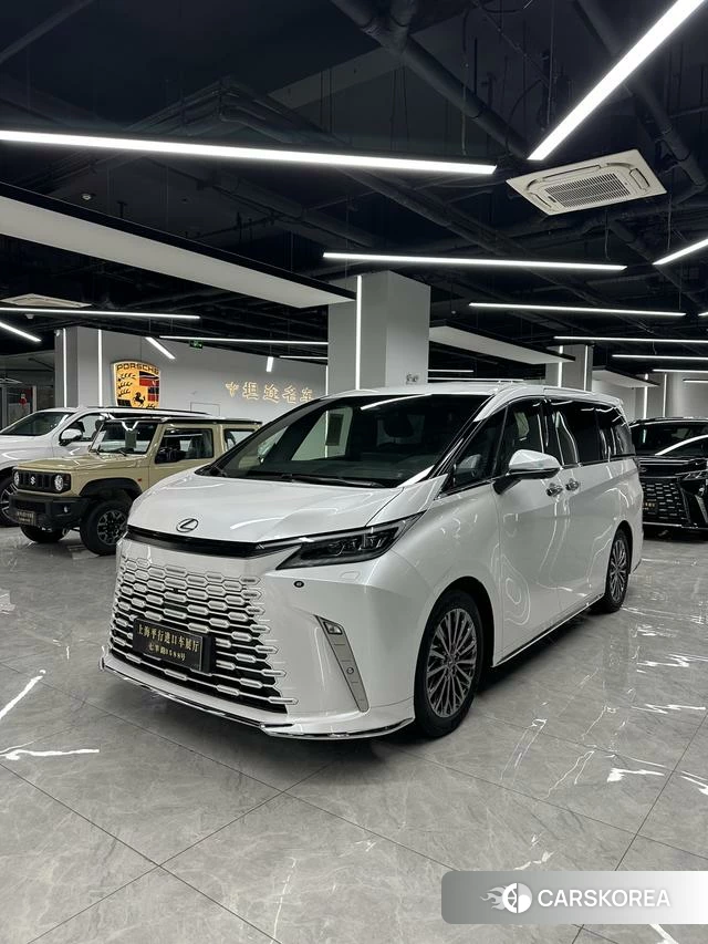 Lexus LM 2025 Белый из Китая, фото 5