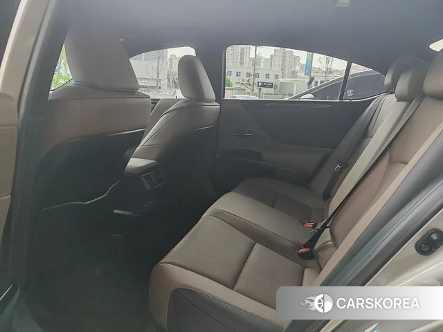 Lexus ES id 4329018 из Китая 11