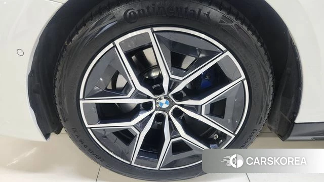 BMW 5 Series (G60) id 3786751 из Кореи 15