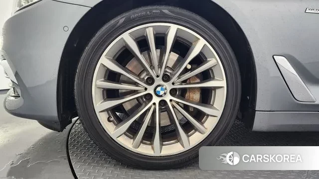 BMW 5 Series (G30) id 3510022 из Кореи 15