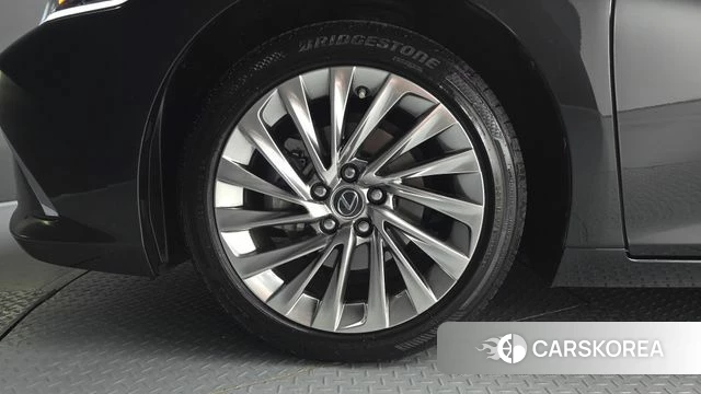 Lexus ES300h 7th generation id 4463104 из Кореи 27