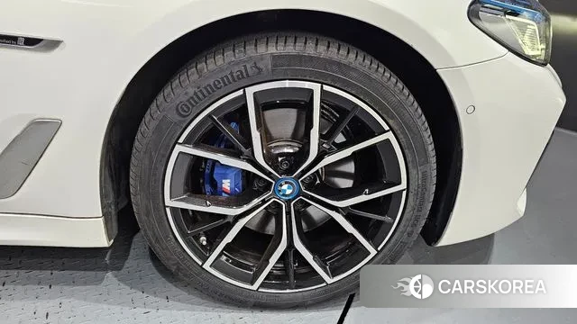 BMW 5 Series (G30) id 3022620 из Кореи 15