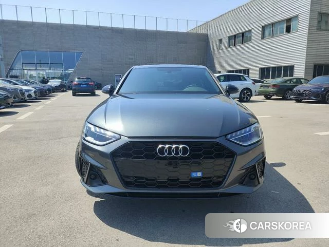 Audi A4L id 4205661 из Китая 7