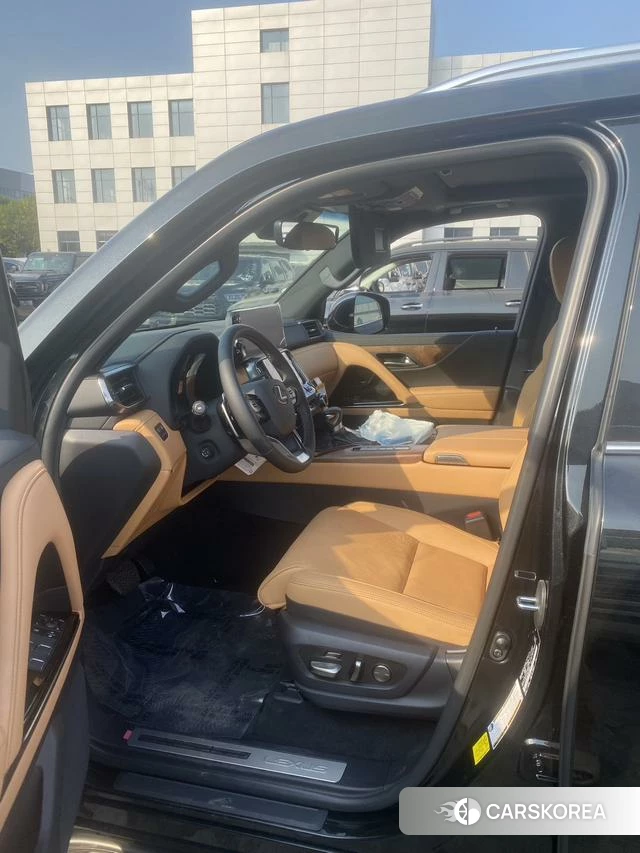 Lexus LX 2024 Черный из Китая, фото 6