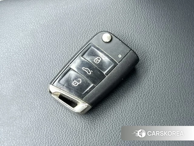 Volkswagen Tiguan L id 4273885 из Китая 15