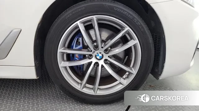 BMW 5 Series (G30) id 3203886 из Кореи 15