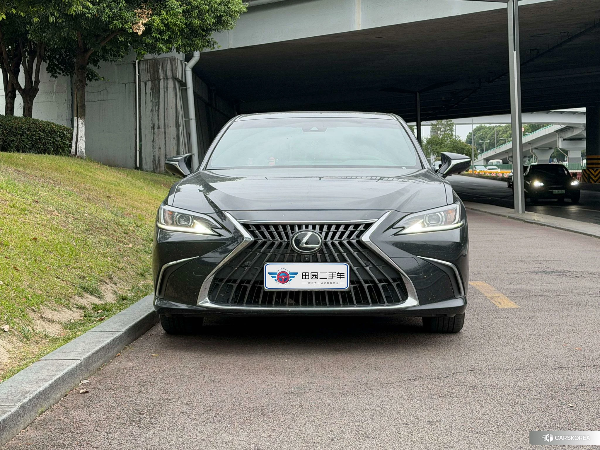 Lexus ES id 4467957 из Китая 8