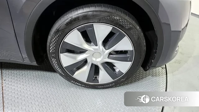 Tesla Model Y id 3585938 из Кореи 15