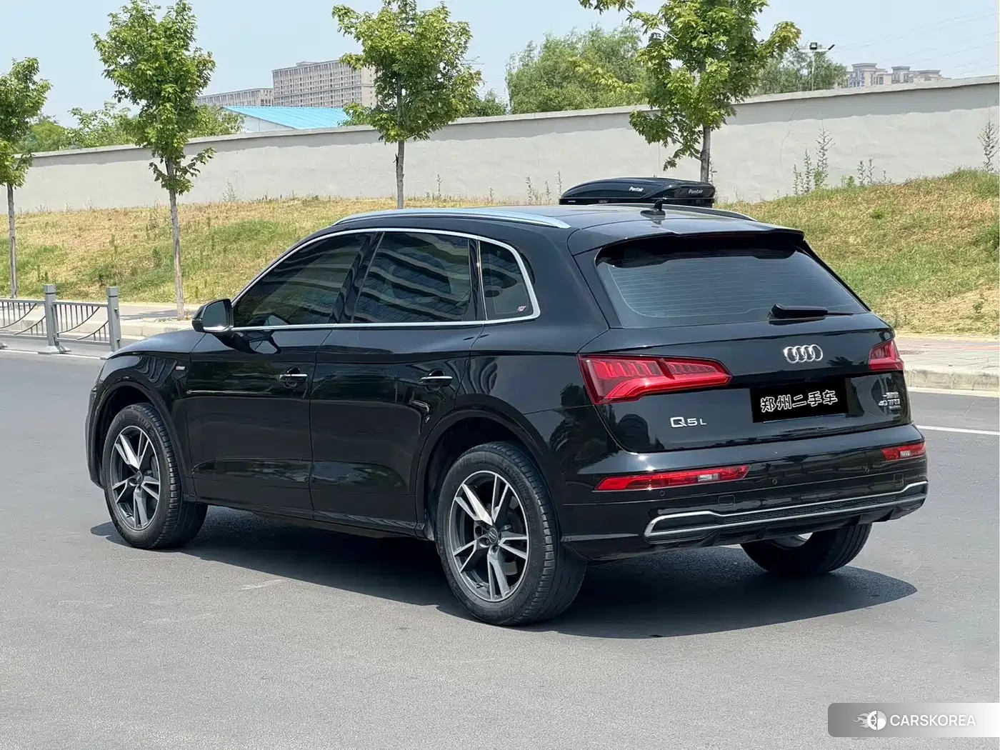 Audi Q5L 2018 Черный из Китая, фото 5