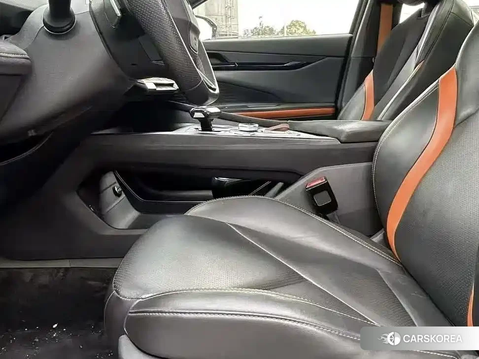 Chang'an UNI-V 2022 Silver/gray из Китая, фото 5