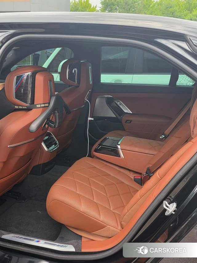 BMW 7 Series (G70) 2025 Черный из Кореи, фото 5