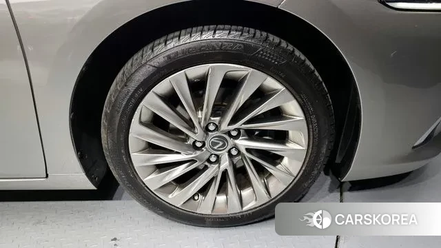 Lexus ES300h 7th generation id 3106418 из Кореи 15