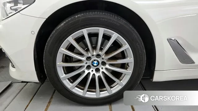 BMW 5 Series (G30) id 2970985 из Кореи 15