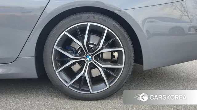 BMW 5 Series (G30) id 3727485 из Кореи 10