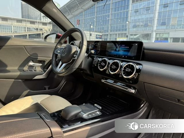 Mercedes-Benz Class A (imported) 2021 Красный из Китая, фото 5