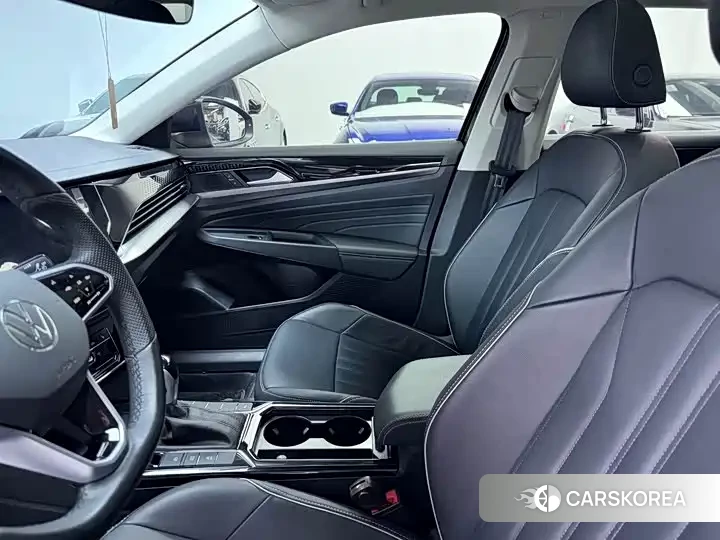 Volkswagen Passat id 4685982 из Китая 17