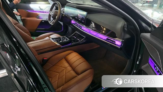 BMW 7 Series (G70) 2024 Черный из Кореи, фото 5