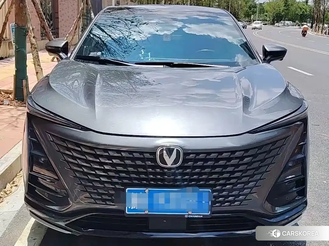 Chang'an Changan UNI-T 2023 Silver/gray из Китая, фото 5