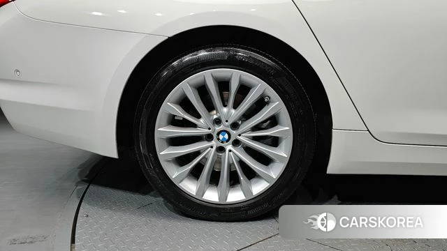 BMW 5 Series (G30) id 3942630 из Кореи 15