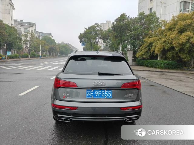 Audi Q5L 2022 Темно-серый из Китая, фото 5