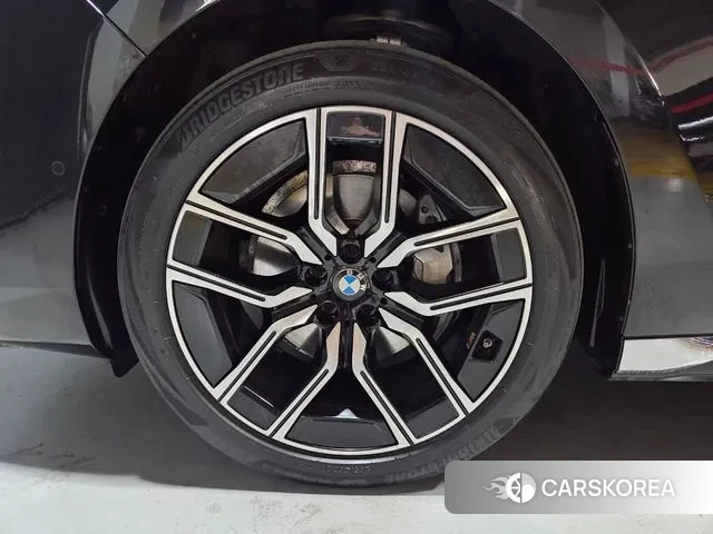 BMW 7 Series (G70) id 3426359 из Кореи 15