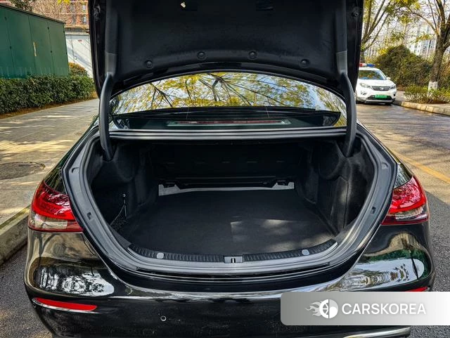 Mercedes-Benz E-class id 4265344 из Китая 14