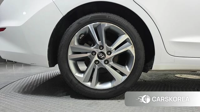 Hyundai Avante AD id 4596371 из Кореи 31