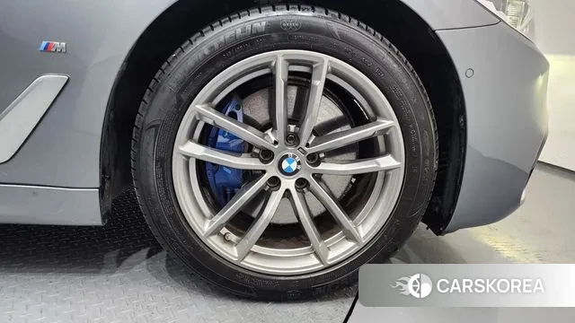 BMW 5 Series (G30) id 3676941 из Кореи 15