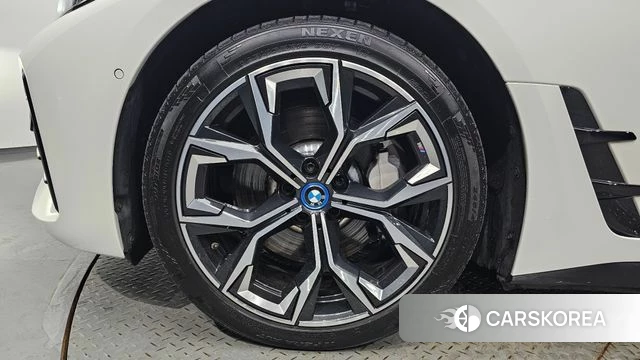 BMW i4 id 4550043 из Кореи 15