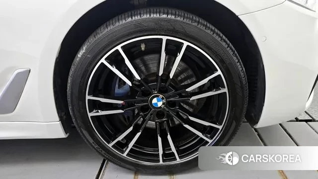 BMW 5 Series (G30) id 3013246 из Кореи 15