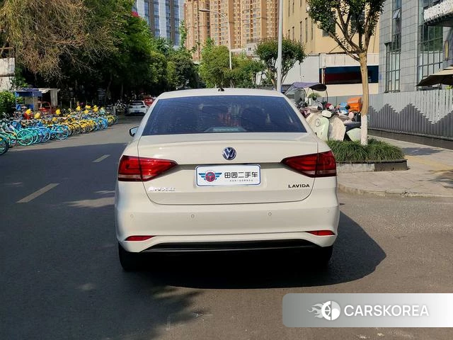 Volkswagen Lavida 2022 Белый из Китая, фото 5