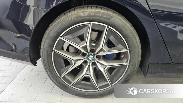 BMW 5 Series (G60) id 4743798 из Кореи 29