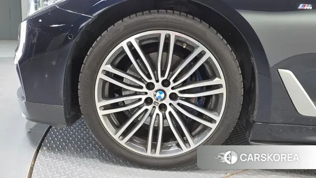 BMW 5 Series (G30) id 3302274 из Кореи 15