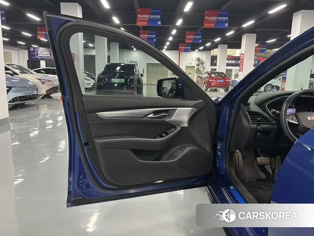 Cadillac CT5 id 4211196 из Китая 13