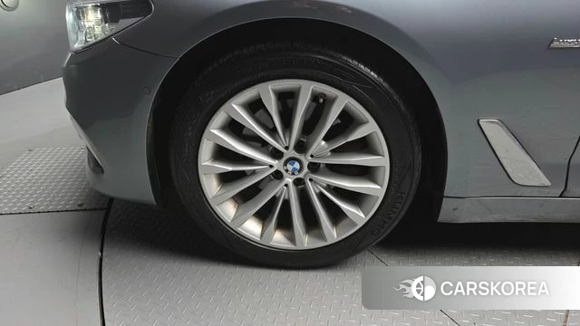 BMW 5 Series (G30) id 3861715 из Кореи 15