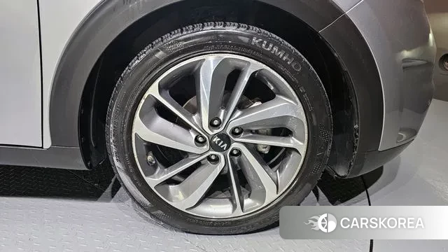 Kia Niro id 3407962 из Кореи 15