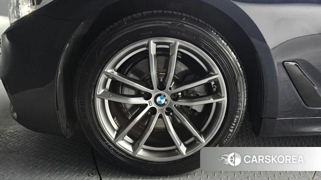 BMW 5 Series (G30) id 3808343 из Кореи 15