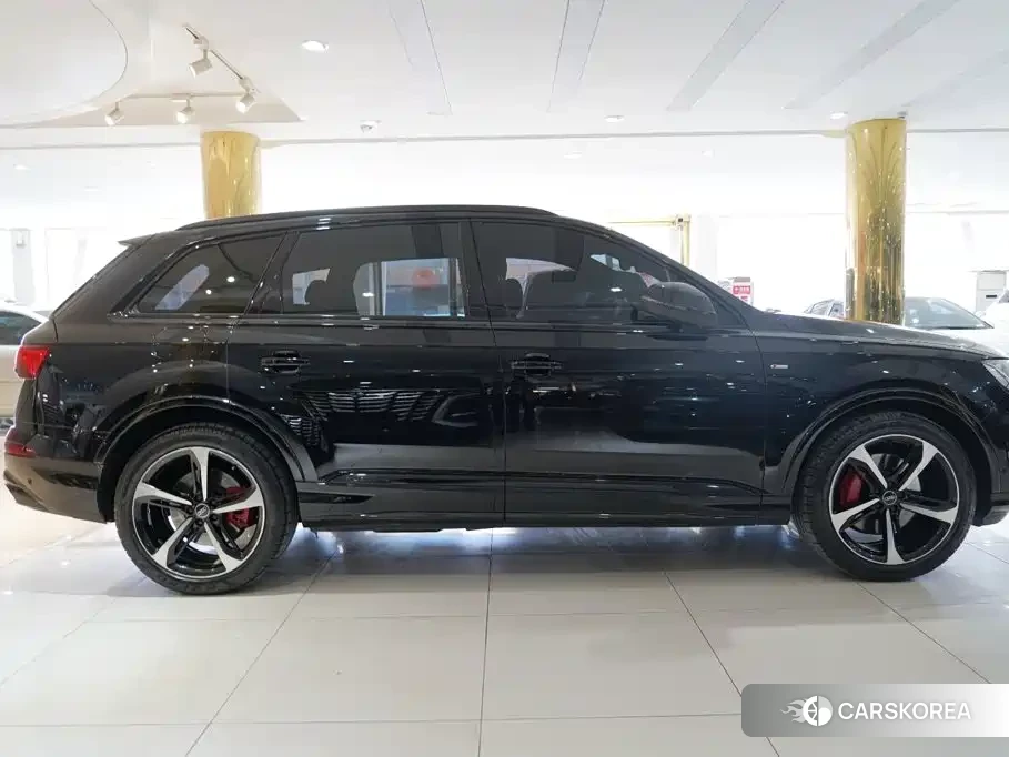 Audi Q7 id 4655145 из Китая 12