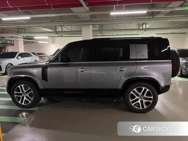 Land Rover Defender (L663) 2023 Серебряный двухцветный из Кореи, фото 5