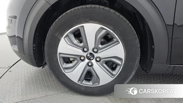 Kia Niro id 3408108 из Кореи 15