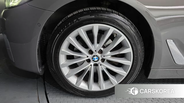 BMW 5 Series (G30) id 3935870 из Кореи 15