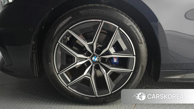 BMW 5 Series (G60) id 3870074 из Кореи 15