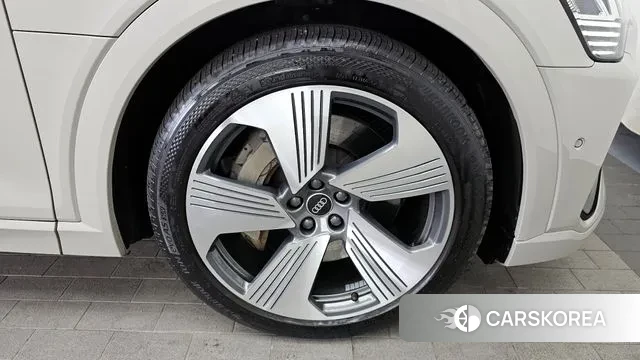 Audi e-Tron id 3712231 из Кореи 15