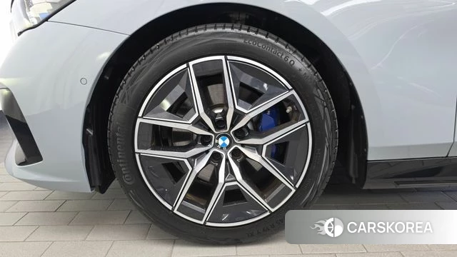 BMW 5 Series (G60) id 4777963 из Кореи 15