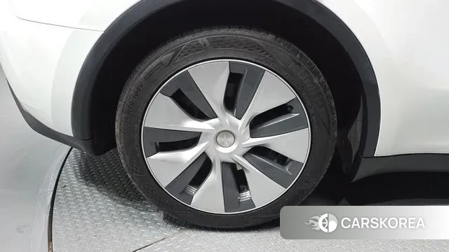 Tesla Model Y id 3776407 из Кореи 15