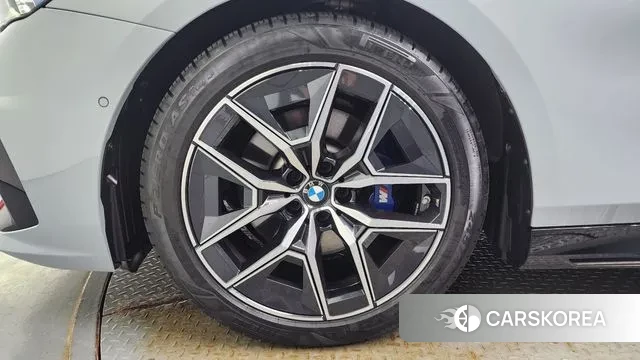 BMW 5 Series (G60) id 3057909 из Кореи 15