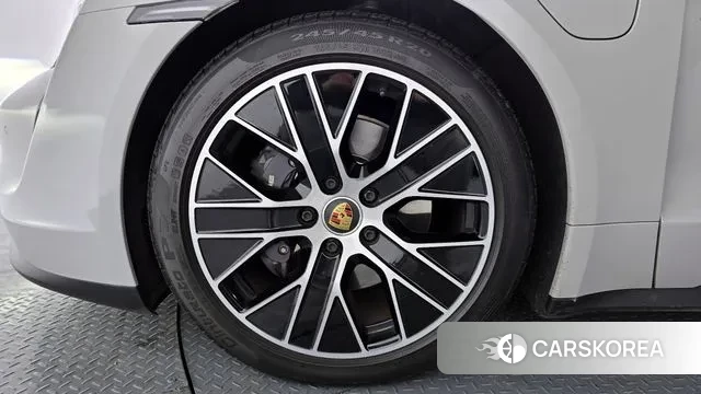 Porsche Taycan id 3670866 из Кореи 15